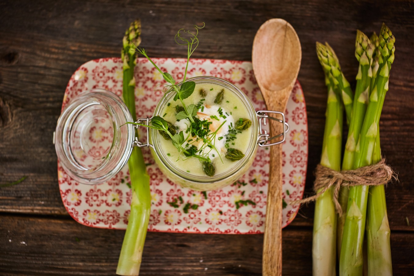 Grüne Spargelcremesuppe - Regionale Rezepte